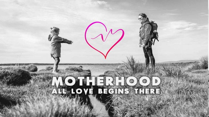Papa's Kitchen - Motherhood: All love begins and ends